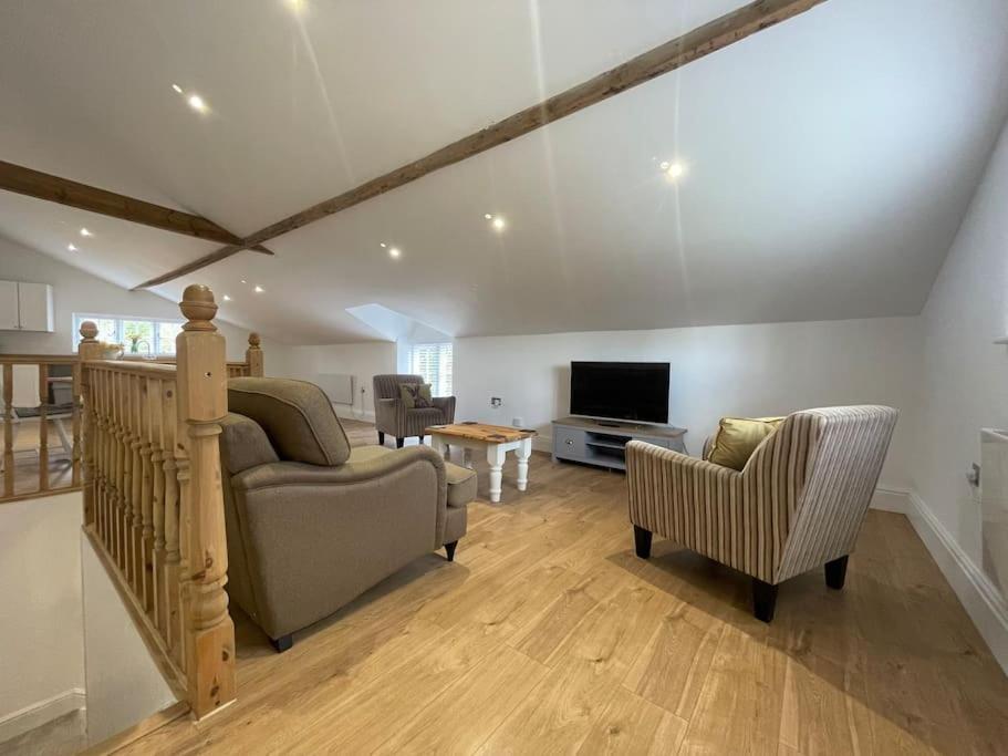 2 Bedroom Cottage In Old Town Swindon Dış mekan fotoğraf